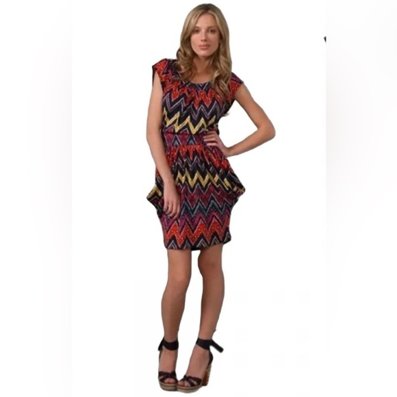Marc by Marc Jacobs Red Sleeveless Balloon Mini Dress Size XS tribal multicolor - Picture 1 of 11